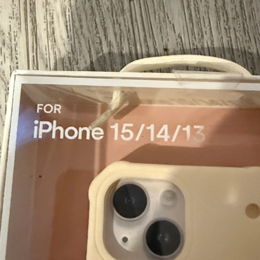 Cream Phone Case with Charms for iPhone 15/14/13